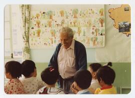 Walter Joachim visiting a children's music school in Shanghai
