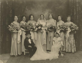 Group portrait, Wedding, Children. Lily Rafman, Sydney Caplan, Dorothy Caplan. Costume, Wedding Dress.