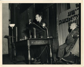 Melech Ravitch addressing members, 35th Annual Meeting, Jewish Public Library.