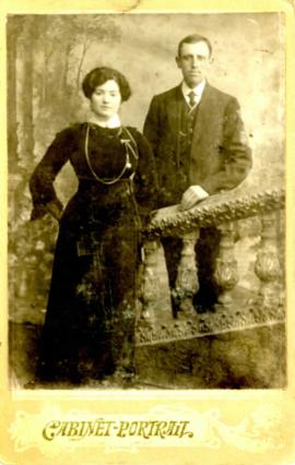Portrait of man and woman posed on a staircase, attributed to Cabinet-Portrait
