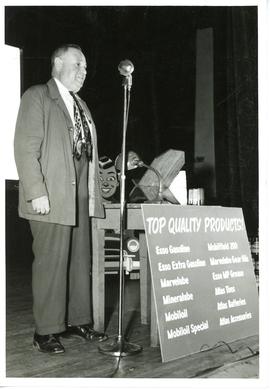 Photograph of G. Simons at the opening of the Imperial Farm Trade Agency
